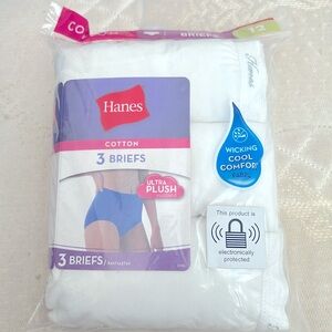 Hanes 100% Cotton White Tagless Briefs, size 12